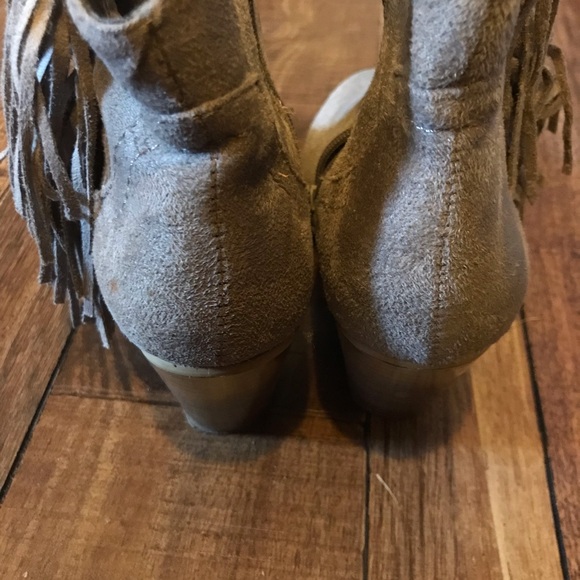 women’s size 6 taupe booties - Picture 4 of 4